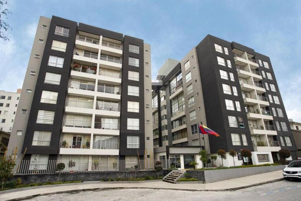 Coliving Ecuador Apartamentos Sector Swiss Hotel Quito Esterno foto