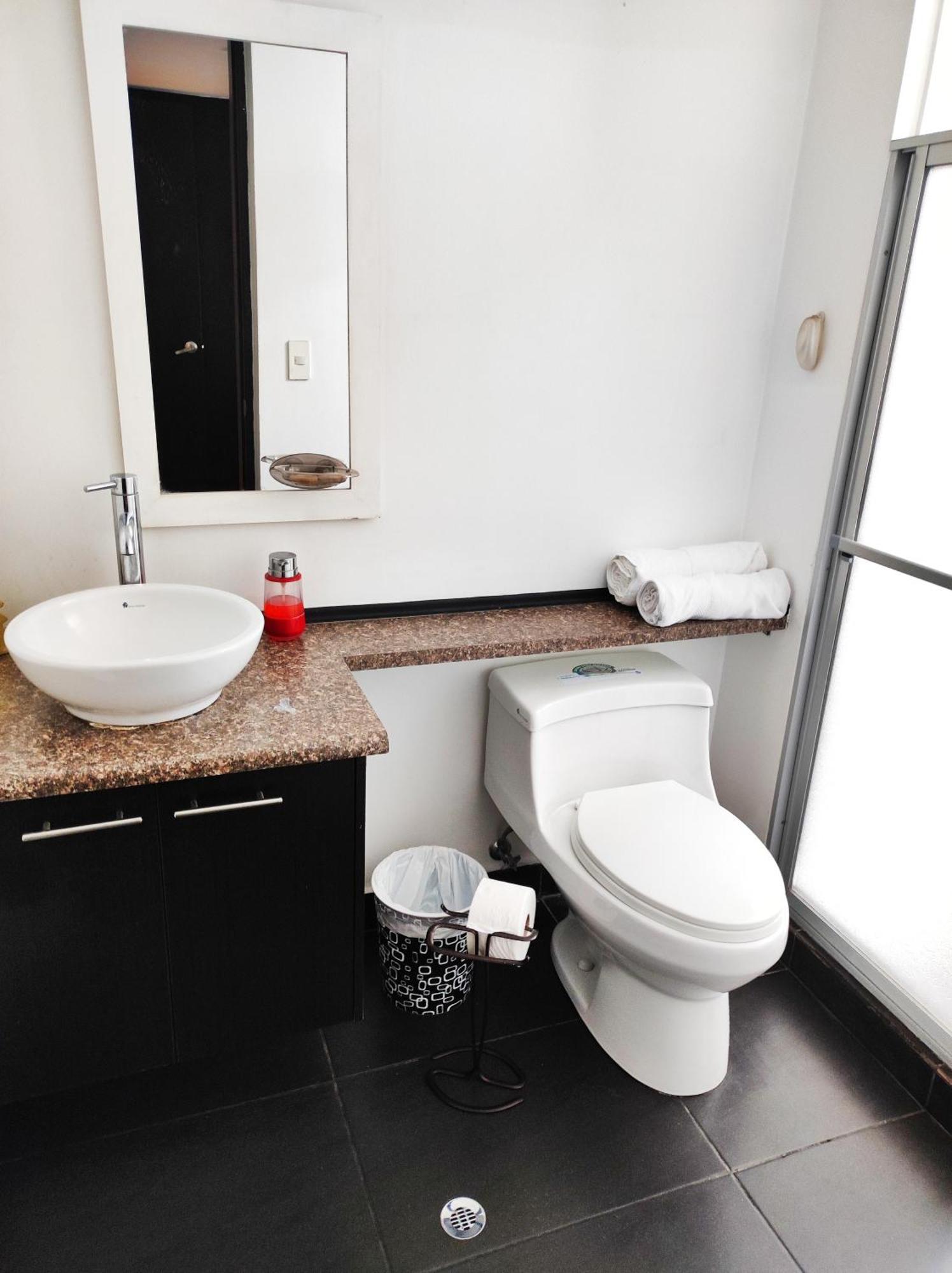 Coliving Ecuador Apartamentos Sector Swiss Hotel Quito Esterno foto